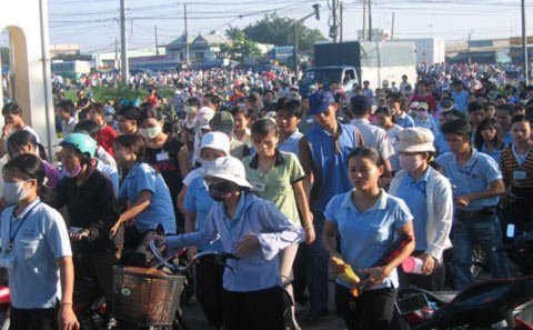 Bấp bênh đời công nhân