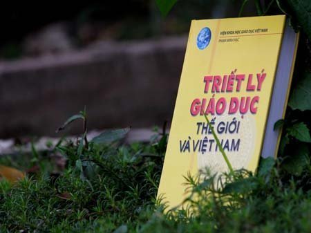 Cần phân biệt hai khái niệm rồi bàn tiếp!