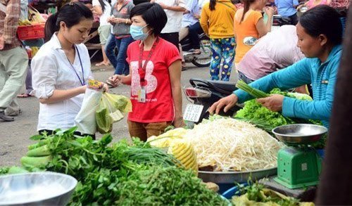 Công nhân khổ vì lương thấp, ăn thiếu chất