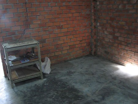 Đi tìm con vịt, phát hiện 2 xác chết trên giường ngủ