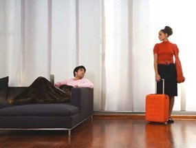 Thu nhập gấp 3 vợ, li hôn chồng có được nuôi con?