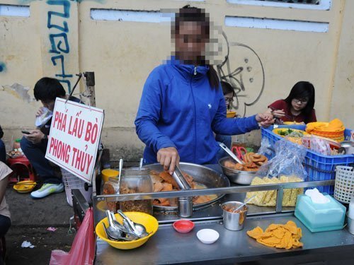 Thất kinh với phá lấu lề đường!