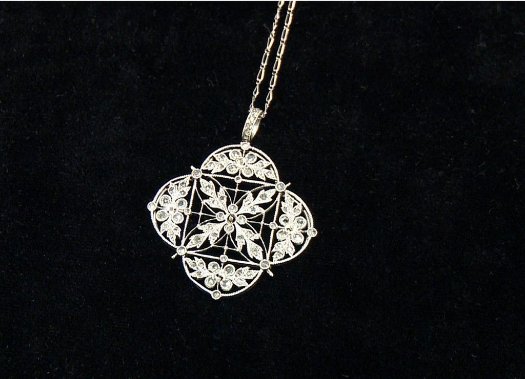 Triển lãm trang sức quý từ tàu đắm Titanic