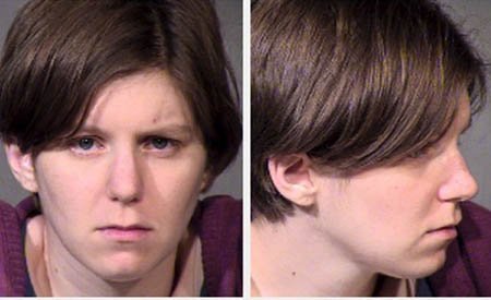 Lấy xe đuổi chồng vì không đi bầu cử