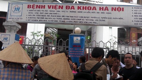 Bệnh nhân chết, người nhà 'quây' bệnh viện