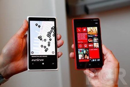 Nokia Lumia 920 & 820 - Điện thoại định vị độc đáo