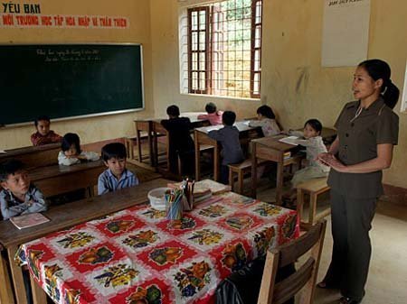 Nhiều lãnh đạo được phong nhà giáo ưu tú