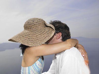 Tan nát cửa nhà vì chồng già cặp gái trẻ