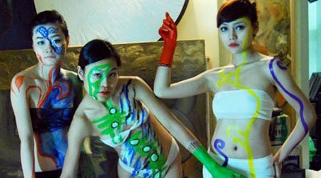 Body painting: Cởi đến đâu?