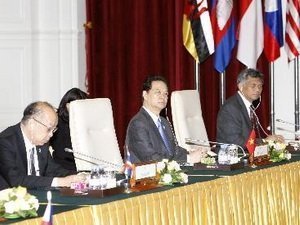 ASEAN ra Tuyên bố Phnom Penh