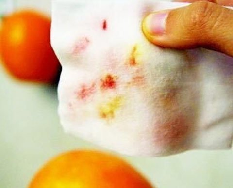 Xuất hiện cam đỏ đẹp thôi màu ra giấy lau