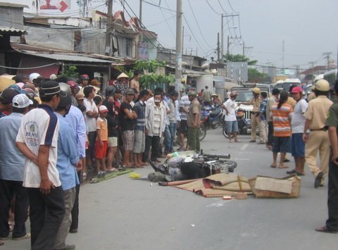 Chết thảm khi đi ăn giỗ