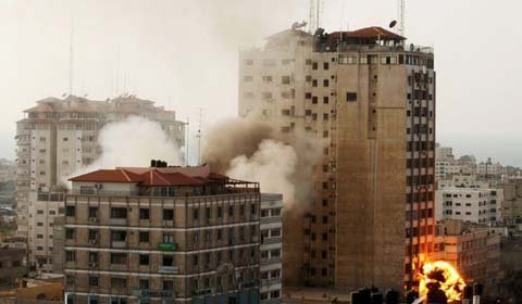 Bắn phá ác liệt ở Dải Gaza