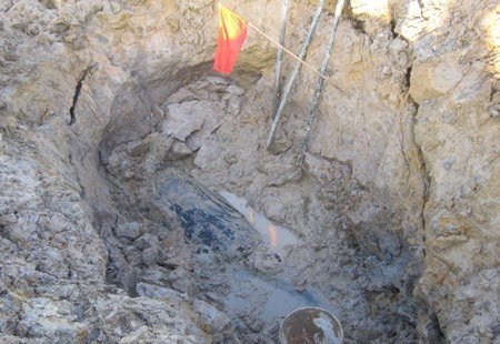 Phát hiện đầu tên lửa gần 1 tấn giữa ruộng lúa