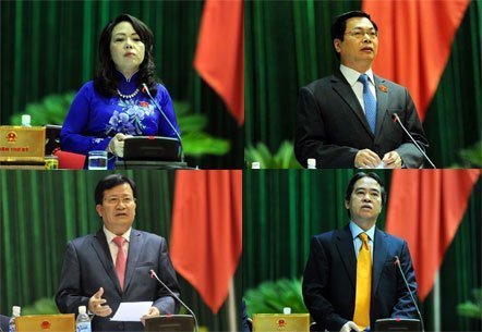 Quốc hội giữ bộ trưởng trên ghế nóng