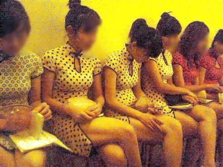 Thâm nhập 'bar ôm' cho khách Nhật ở Hà Nội