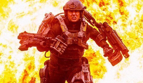 Tom Cruise kiệt sức vì bộ giáp nặng 30kg