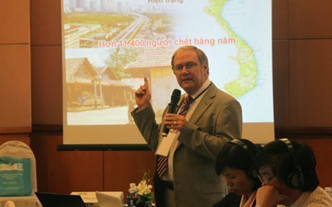 Chuyên gia quốc tế 'bắt bệnh' TNGT Việt Nam