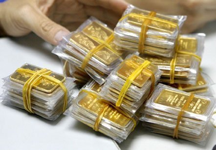 Dừng huy động, NH thu phí gửi vàng