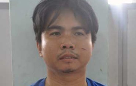 Bắt cướp trong nhà vệ sinh nữ