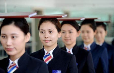 Đột nhập lớp đào tạo tiếp viên tàu cao tốc