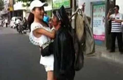 Chuyện tình giữa tiểu thư nhà giàu và gã vô gia cư