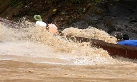 Chìm xuồng, 3 người trong một gia đình thiệt mạng