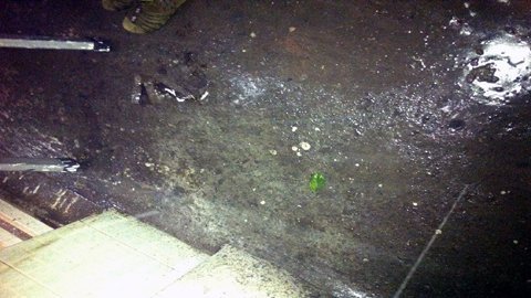 Hai cụ già bị khủng bố 'bom bẩn' 3 năm ròng