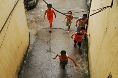 Khốn khổ ở cạnh lão hàng xóm thích 