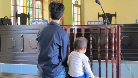 Rớt nước mắt “chuyện tình” của thiếu nữ mồ côi