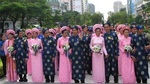 Xôn xao đám cưới nhiều cô dâu nhất Việt Nam