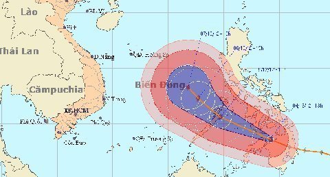 Bão mạnh đang tiến sát biển Đông