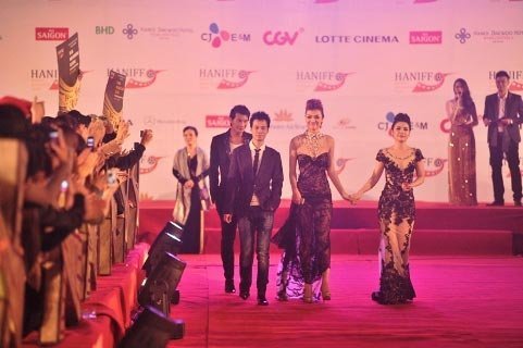 Chuyện nhặt nhạnh ở Liên hoan phim Quốc tế