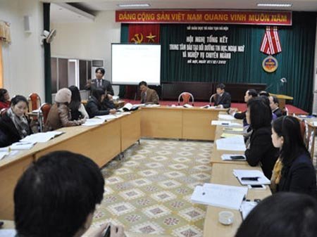 Trung tâm đào tạo ngắn hạn bị ‘bỏ rơi’