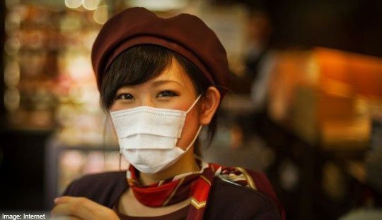 Giới trẻ Nhật rộ mốt đeo khẩu trang cho 'xinh'