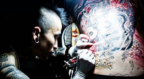 Thợ xăm hình và những chuyện nhạy cảm