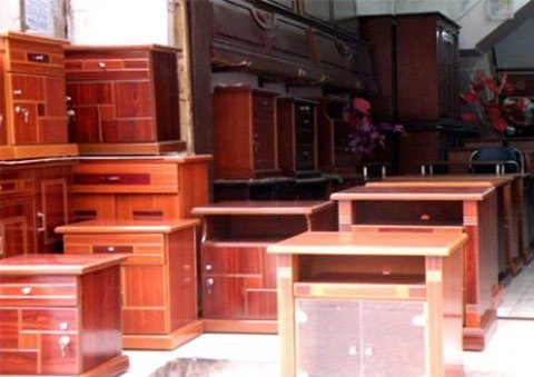 Hàng nội thất phá sản, đóng cửa