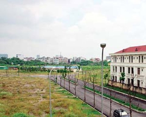 Chủ đầu tư tháo chạy khỏi “đất vàng”