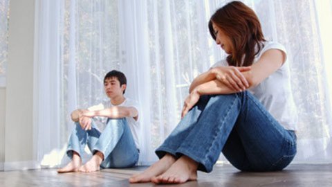 Đi công tác, trót ăn “trái cấm” cùng sếp