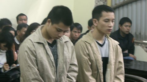 Điên cuồng đâm chết người ở quán massage