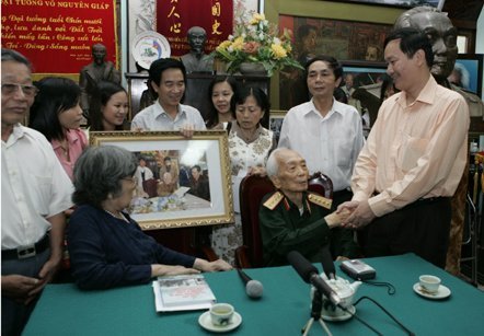 Làm báo VietNamNet cùng nhà văn Nguyễn Quang Thiều
