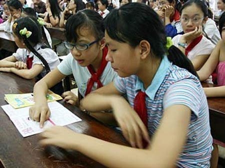 Bộ Giáo dục xem xét bỏ độc quyền sách giáo khoa