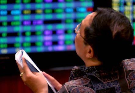 Liều mình gom cổ phiếu 'ruồi'