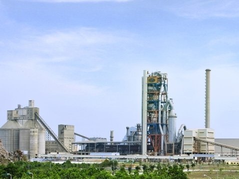 Trả nợ thay DN xi măng hơn 30 triệu USD/năm