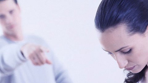 Mẹ đẹp, chồng giàu sao khổ thế