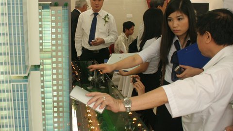 Dồn dập sức ép giải cứu BĐS