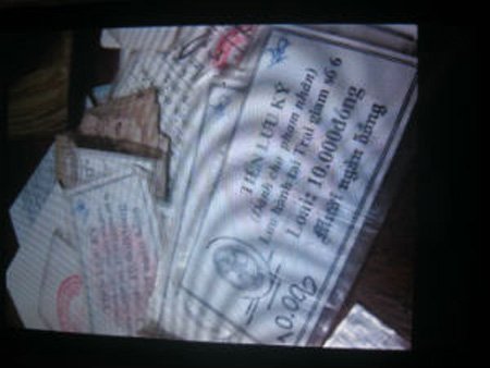 Hài hước trộm ngủ li bì cạnh giường cô chủ