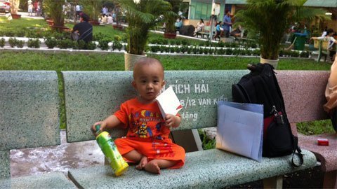 Tôi hứa tiền bạn đọc ủng hộ dành hết chữa bệnh cho con