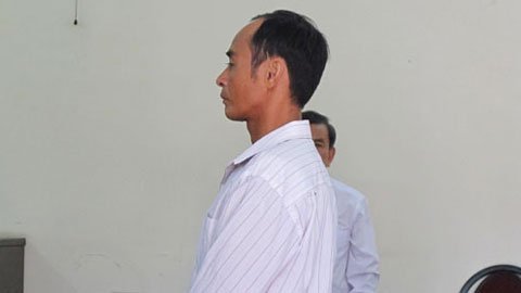 Nhân viên kích dục cho khách, chủ đi tù