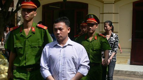 'Treo' lương ngàn đô lừa phụ nữ bán thân